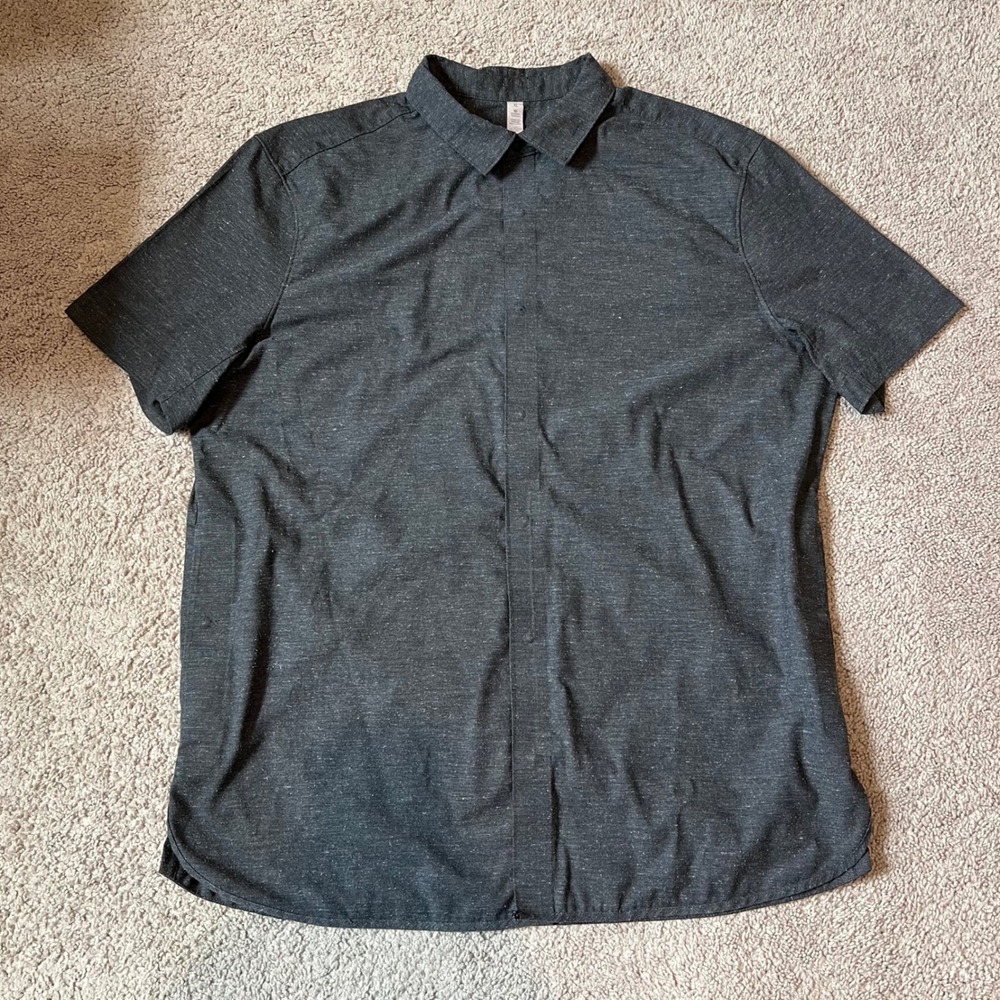Lululemon Mens XL Short Sleeve Snap Front Button Down Shirt Charcoal Grey